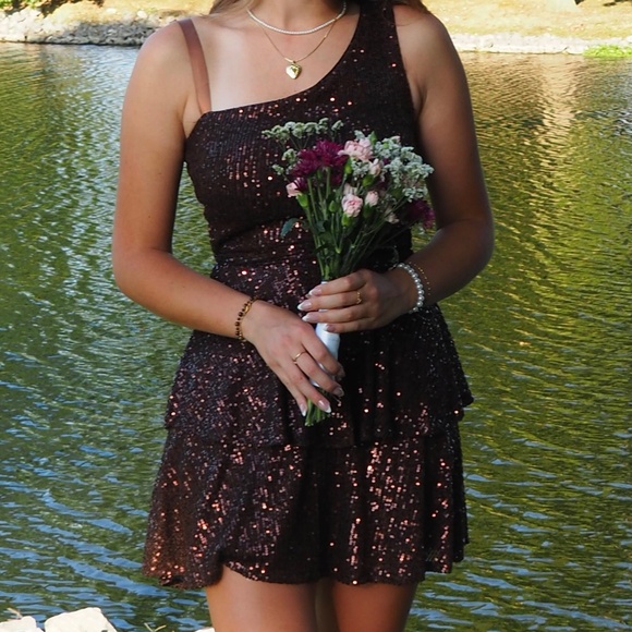 homecoming/formal dress - Picture 2 of 2